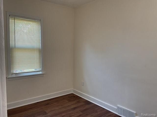 7235 Maxwell Ave, photo 10