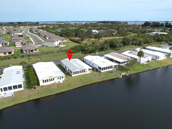 5333 Bison St #13, Sebastian, FL 32976