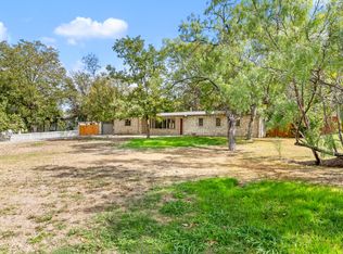 105 Dover Rd, Terrell Hills, TX 78209