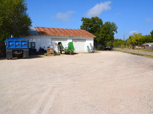 101 Morgan St, Ingram, TX 78025