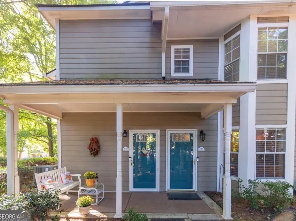 6393 Oakleaf Ln, Morrow, GA 30260