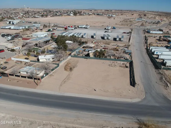 1048 Peyton Rd, Socorro, TX 79928
