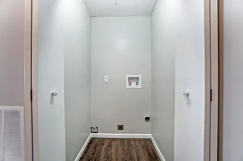 722 Collins Ave Photo 1