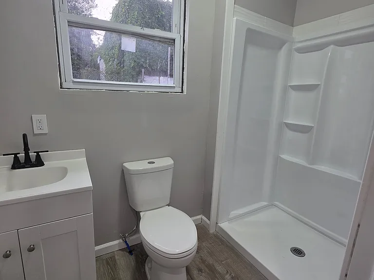 141 Peach St — Photo 8