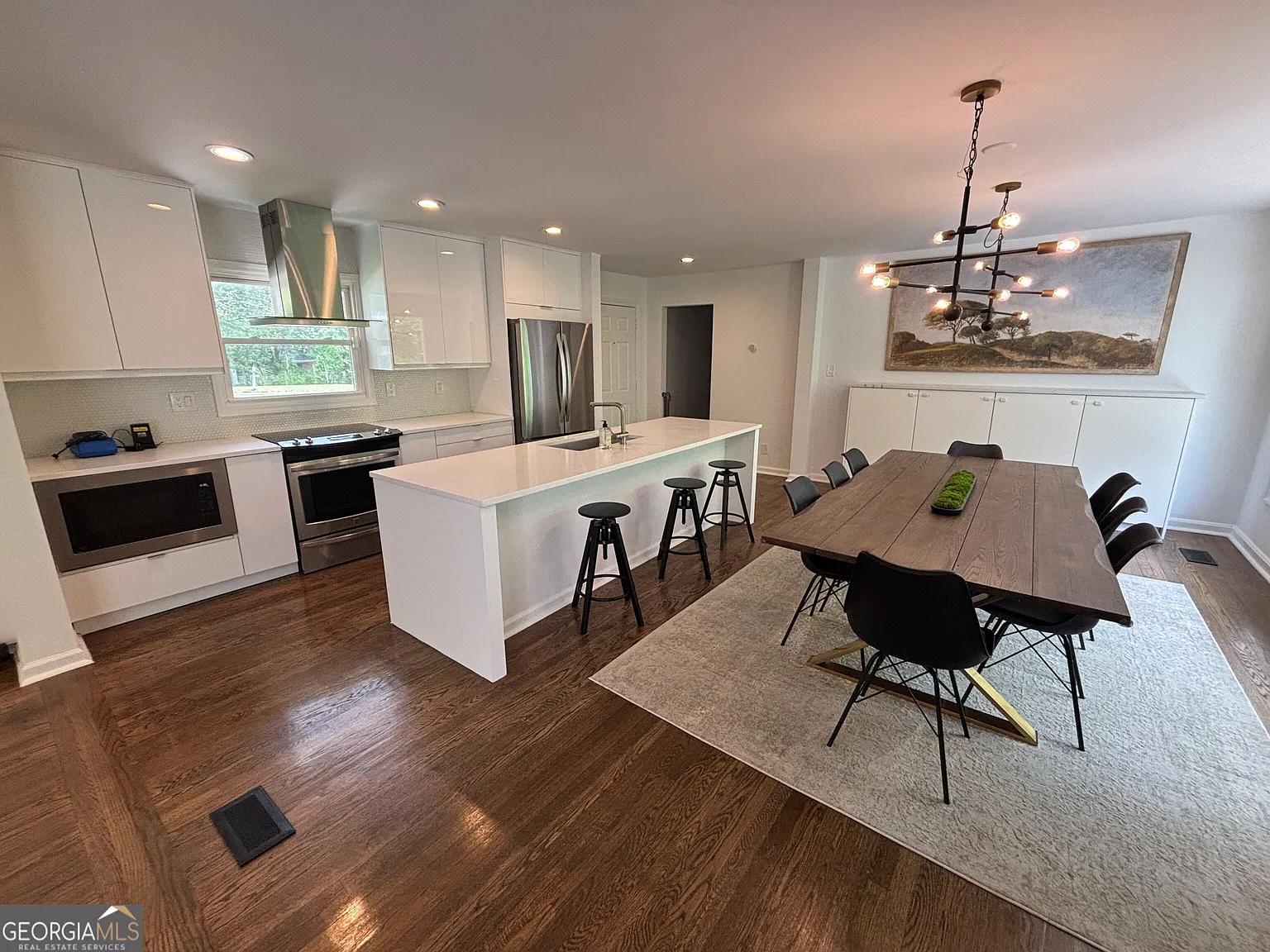5 bed, 3.0 bath, 2799 sqft, $4,750 — Photo 3