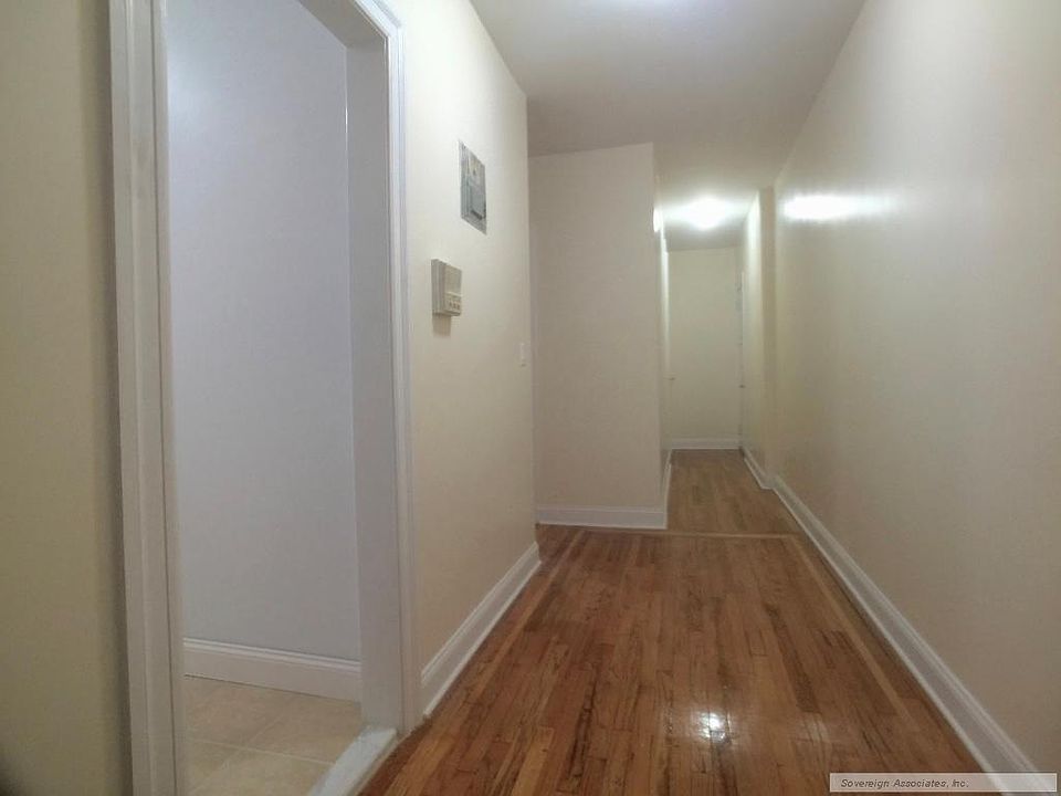 2nd image of 135 W 238th St APT 1H