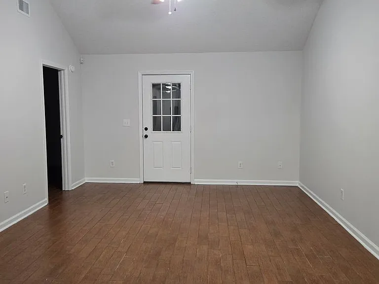 142 Leeswood Cir — Photo 4