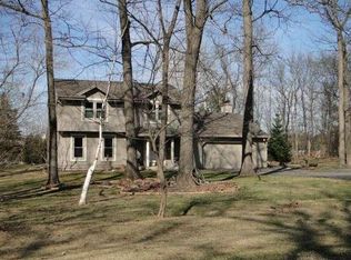 27022 Sherwood Forest Dr, Waterford, WI 53185