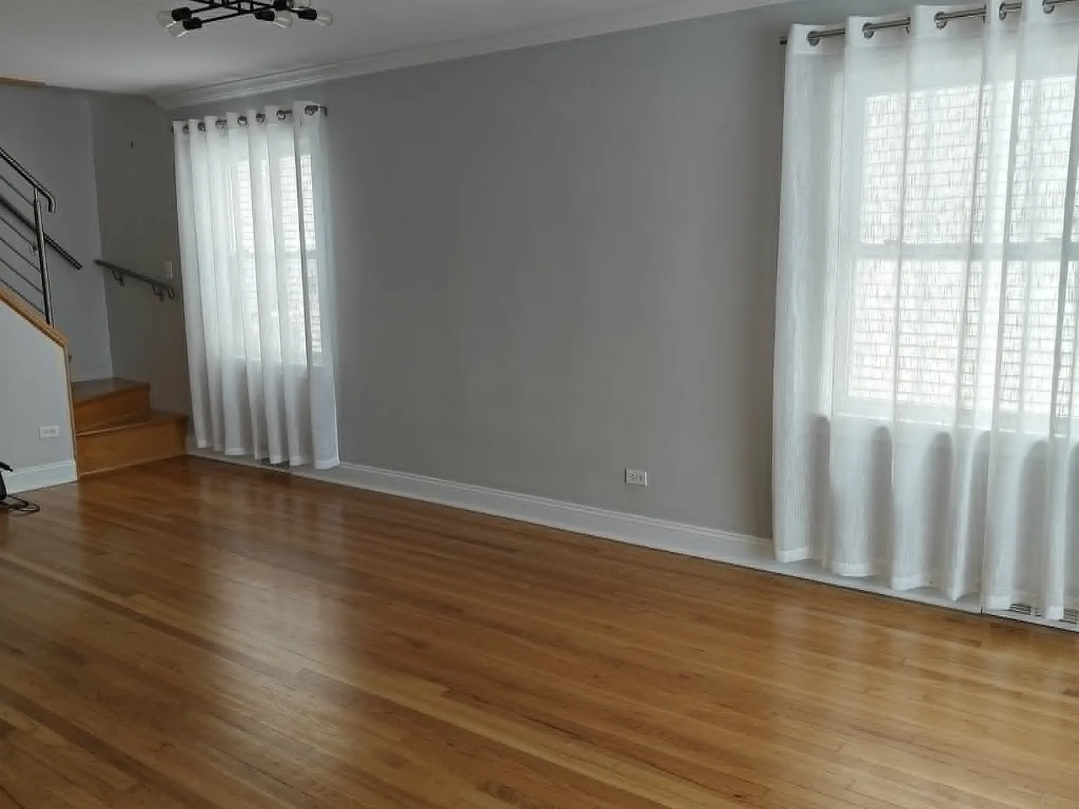 4 bed, 1500 sqft, $3,300 — Photo 2