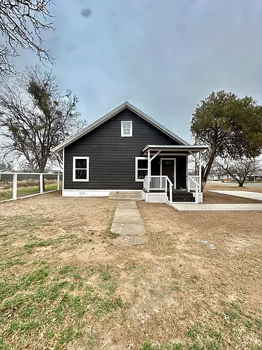 1320 Orient St Photo 1