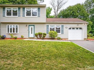 12 Netherwood Cir, Edison, NJ 08820