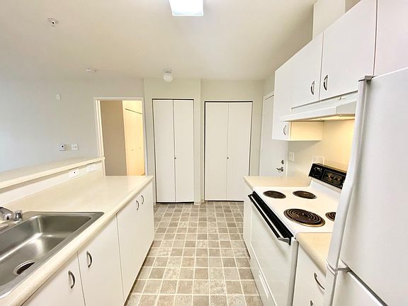 2nd image of 202 118th Ave SE APT B16