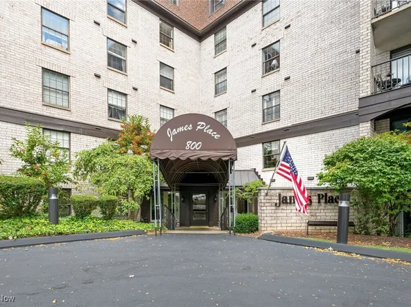 800 Brick Mill Run APT 307, Westlake, OH 44145