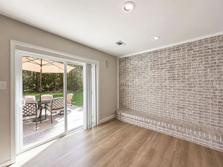 6 Roseville Ct — Photo 31