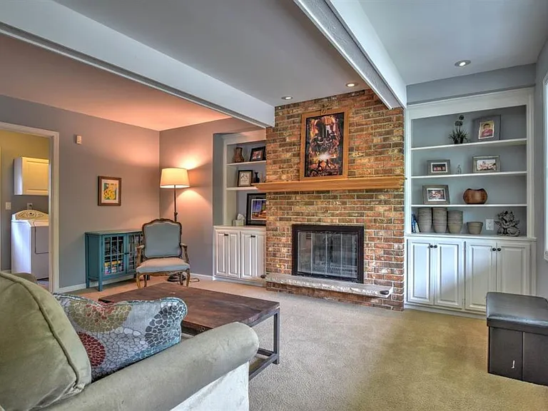 575 S Hillcrest Dr — Photo 10