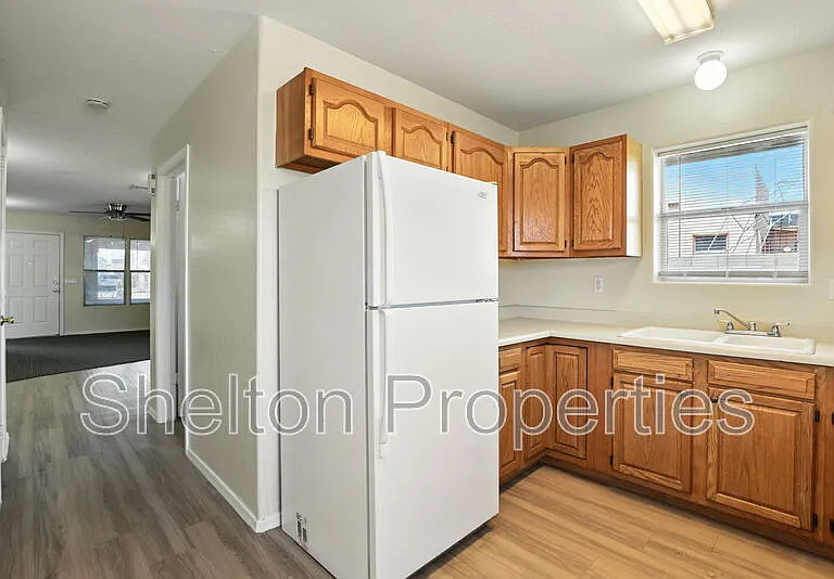 345 N 15th St — Photo 15