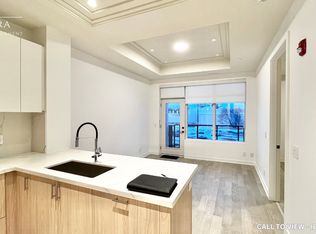123 Maurice Dr #207, Oakville, ON