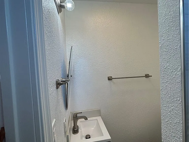 8523 Cedar St — Photo 27