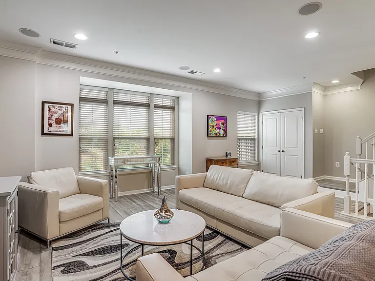 358 Urban Ave #358 — Photo 14