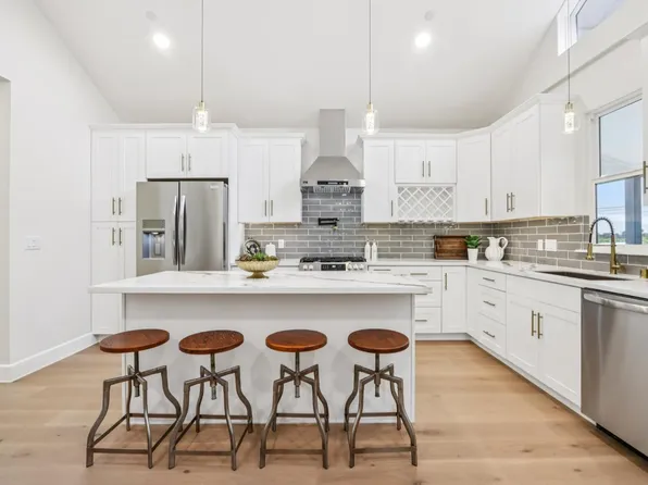 2575 Fremont Drive, Sonoma, CA 95476