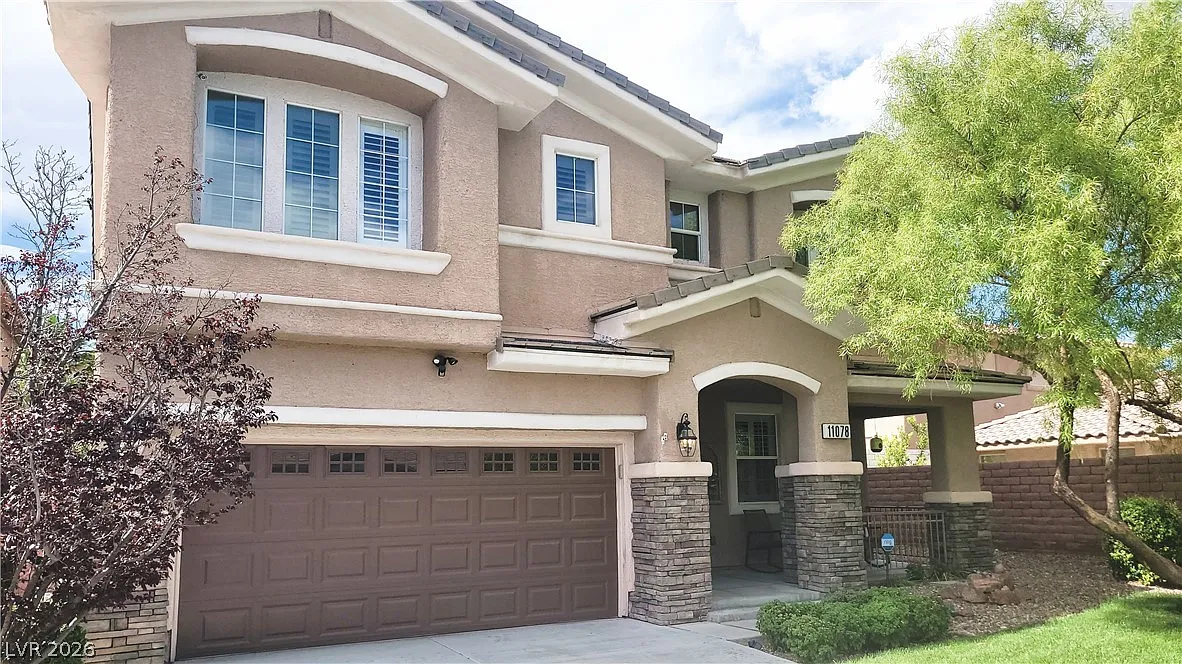 4 bed, 2.5 bath, 2672 sqft, $2,800 — Photo 2