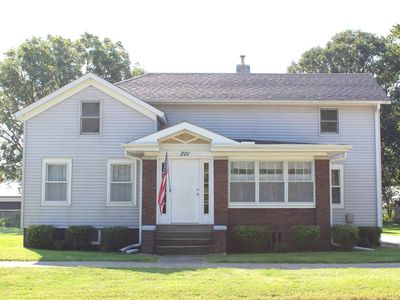 201 N Station St, Altona, IL, 61414