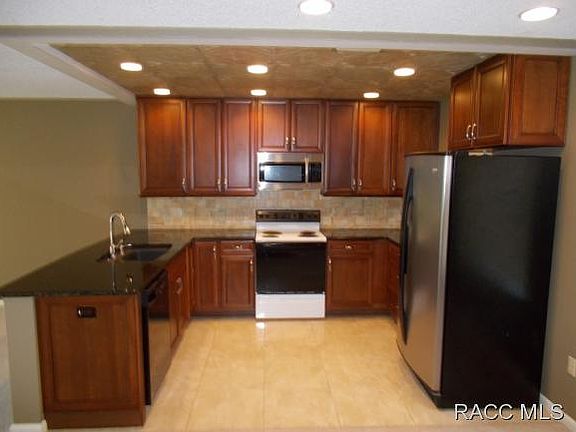 2nd image of 11584 W Kingfisher Ct