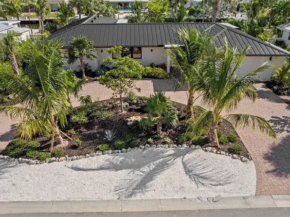 624 Dundee Ln, Holmes Beach, FL 34217