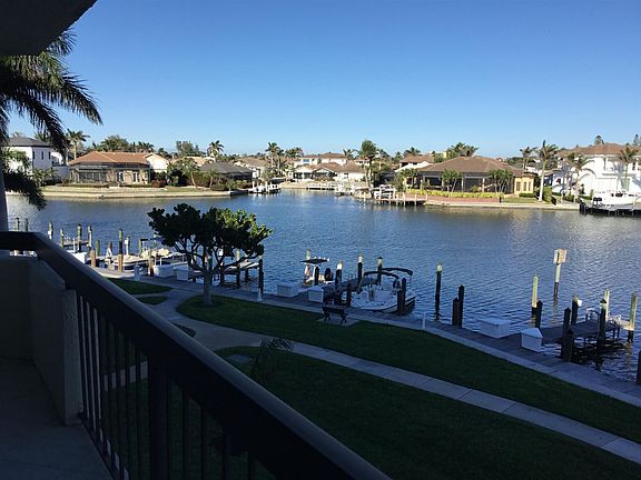 3rd image of 591 Seaview Ct APT 305