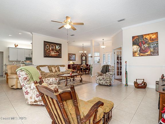 5th image of 1940 Windbrook Dr