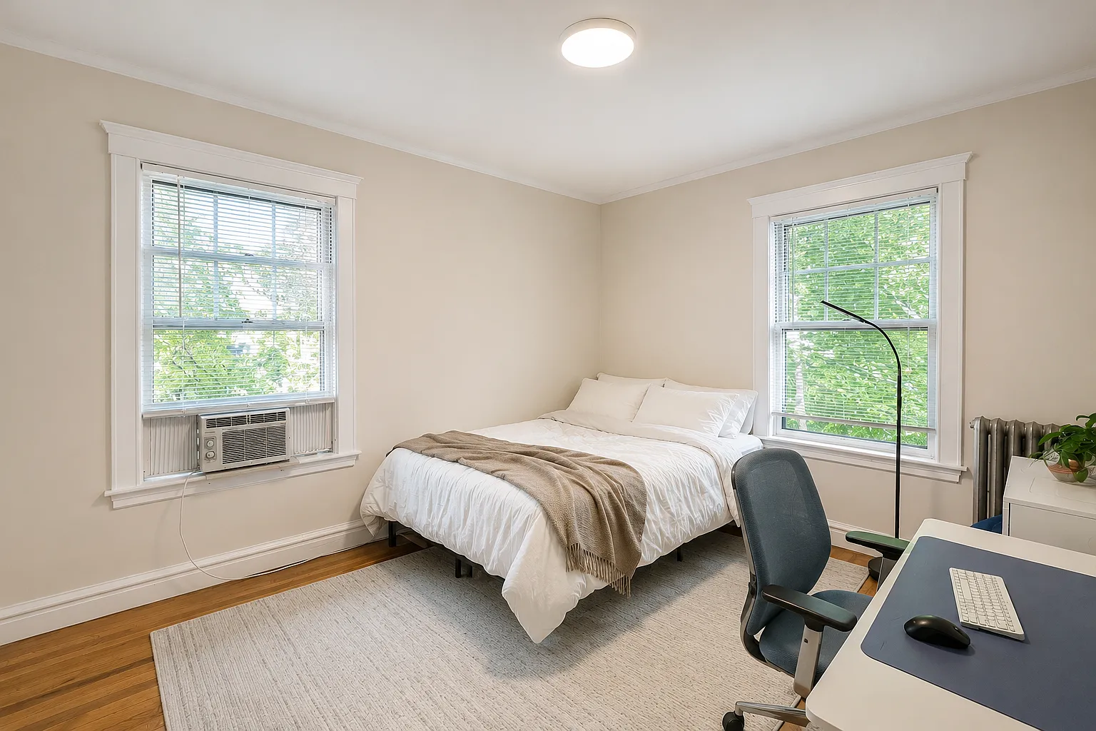 4 bed, 2800 sqft, $4,300 — Photo 3