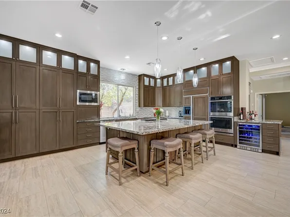 10758 Chillingham Dr, Las Vegas, NV 89183