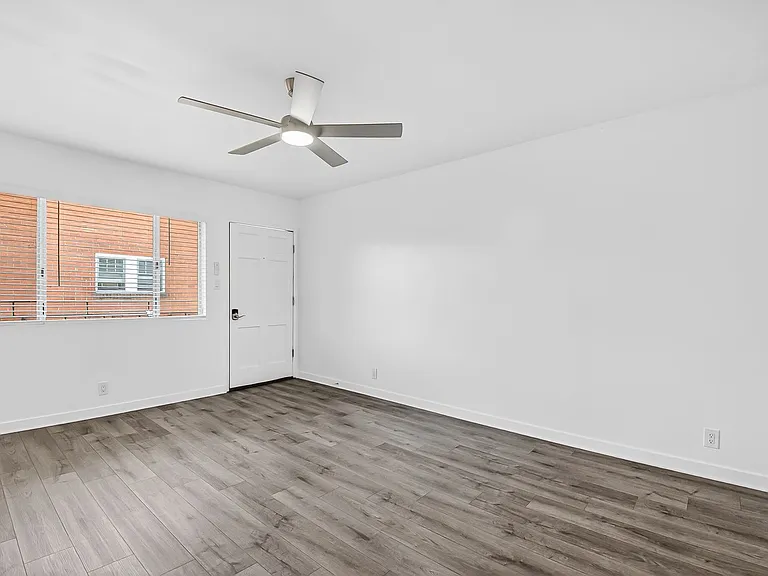 936 Cedar Avenue — Photo 6