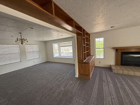 3rd image of 2506 W Grandview Dr