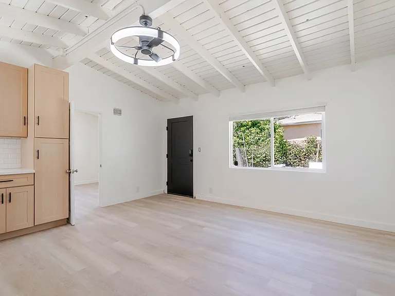5730 Willowcrest Ave — Photo 8