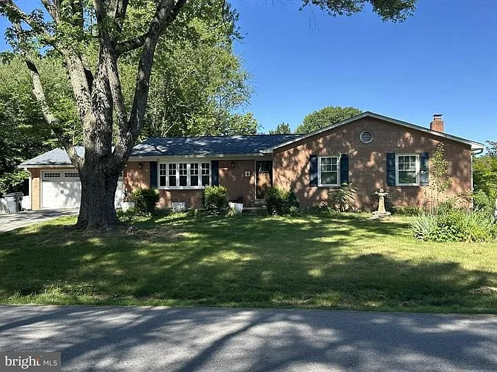 11809 Rivershore Dr — Photo 1