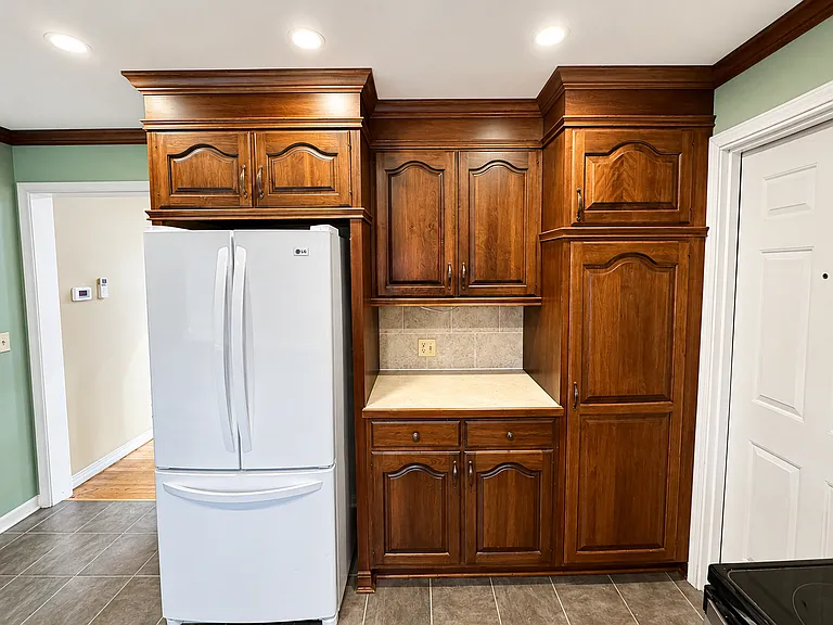 614 Irving Ave #1 — Photo 5