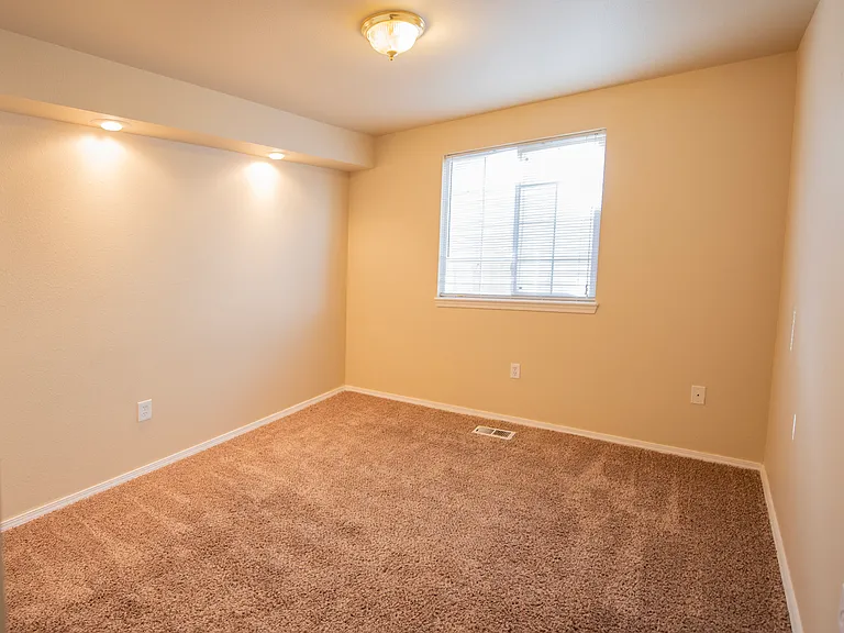 2866 E Eastgate Dr — Photo 23
