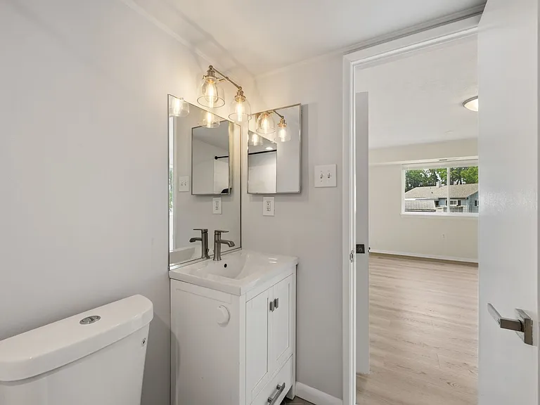 208 Victor Pkwy #A — Photo 19