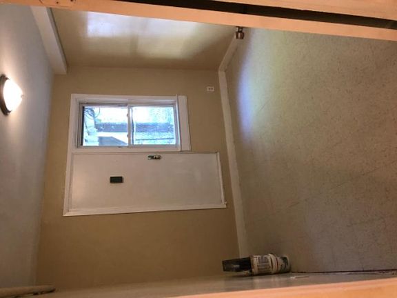 3rd image of 1038 Evergreen Ave