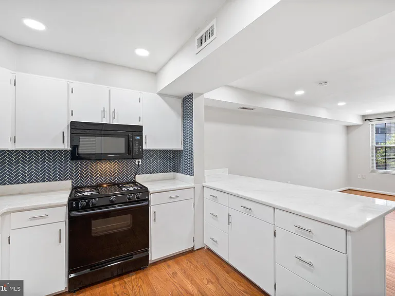 2512 N Dearing St — Photo 14
