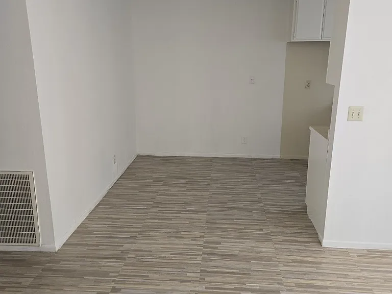 415 S Gramercy Pl #106 — Photo 3