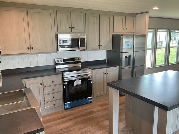 3rd image of 373 Bridlewood Dr Lot 192