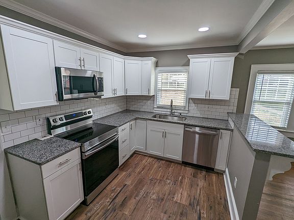 4th image of 113 Green Dr