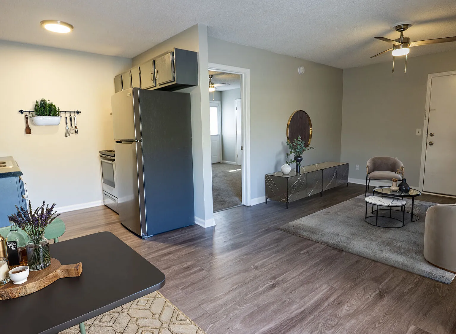 Willow Tree Apartments — Photo 4