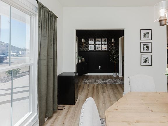 5th image of 171 Spry Way