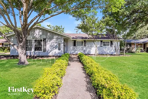 3439 Timberview Rd Photo 1
