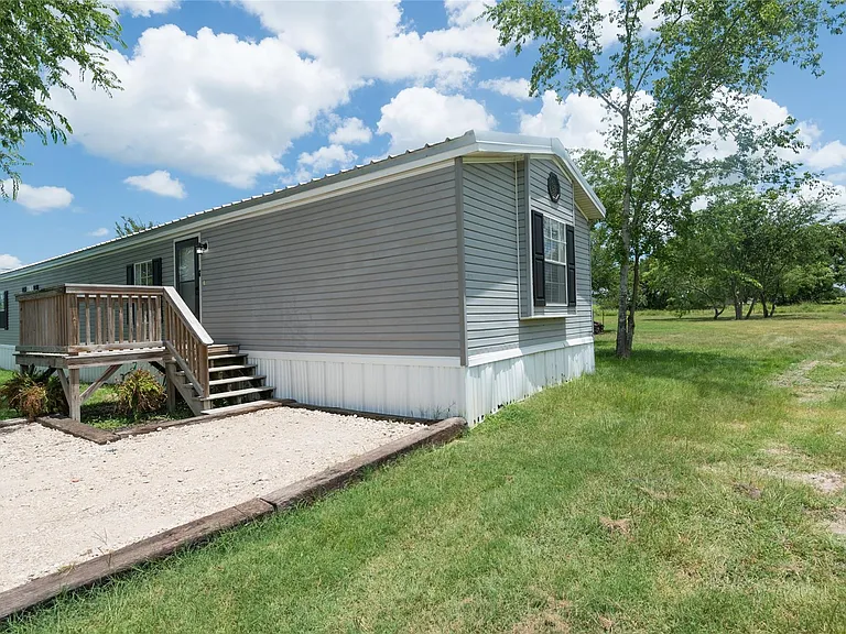 2592 County Road 152 — Photo 4