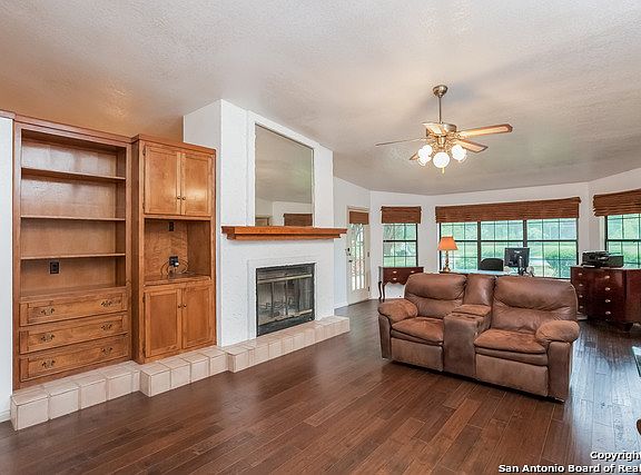 3rd image of 7903 Garden North Dr