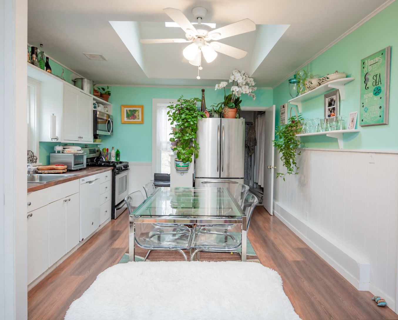  Apartment, Kitchen with Laundry Area to the Side